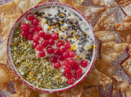 Deconstructed Cannoli Chips and Dip 