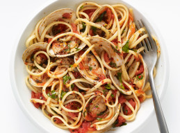 Linguine with Red Clam Sauce