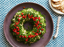Holiday Cheese Ball Wreath 