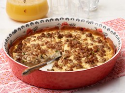 Sausage and Gravy Pie with Biscuit Crust
