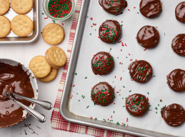 No-Bake Chocolate Peanut Butter Cookies