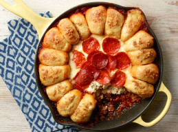 Bread Ring Pizza Dip 