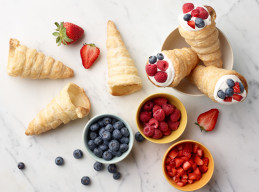  Puff Pastry Cones with Berries and Cream