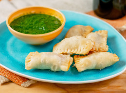 Chorizo in a Blanket with Tangy Cilantro Chutney Paired with Francis Ford Coppola Winery 2016 Pitagora Red Blend