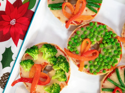 Whole-Wheat Bagel Wreath Pizzas