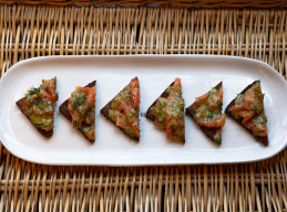 Dill-Cured Salmon Canapes