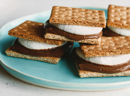 Air Fryer S’mores 4 Ways