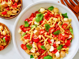 Bruschetta Pasta Salad with Chicken