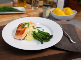 Pan-Seared Salmon with No-Fail Hollandaise and Asparagus 