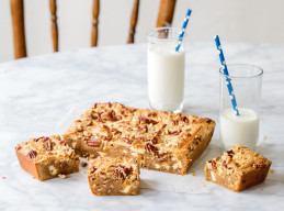 White Chocolate & Pecan Blondies 