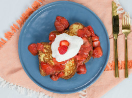French Toast with Strawberries and Cream