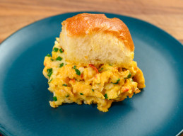 Spicy Scrambled Egg Sandwich