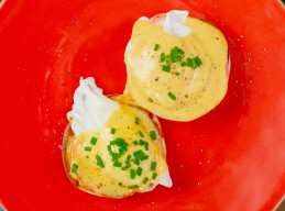 Classic Eggs Benedict 