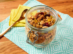Easy Fruit and Nut Granola 