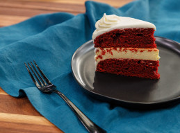 Red Velvet Cheesecake