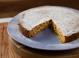 Gluten-Free Cashew Oatmeal Cake