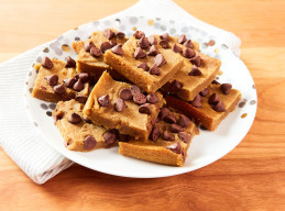 Chocolate Chip Peanut Butter Bars 