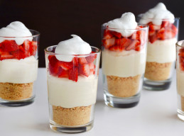 Easy No-Bake Cheesecake Parfaits