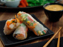 Seared Garlicky Shrimp Fresh Spring Rolls