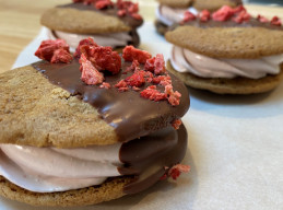 Strawberry S’mores Cookie Sandwiches