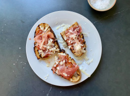 Pan con Tomate with Jamon and Cheese