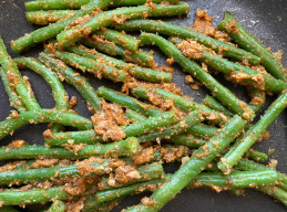 Almond Butter Green Bean Sabzi