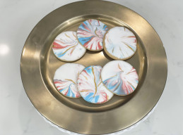 2 Festive Ways to Decorate Sugar Cookies