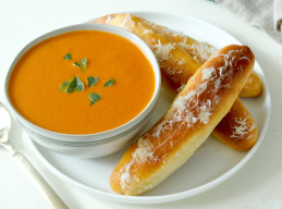 Easy Tomato Soup and Garlic Breadsticks