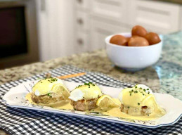 Salmon Cakes Eggs Benedict