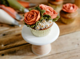 How to Pipe Spiced Buttercream Roses on Pumpkin Cupcakes