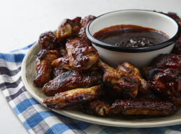 Smoky Rubbed Chicken Wings with Honey, Bourbon, and Molasses Sauce