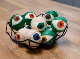 Eyeball Cake Balls