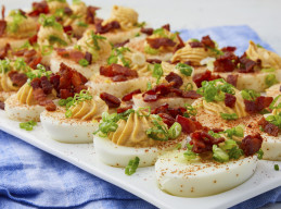 Deviled Eggs with Bacon and Hot Sauce