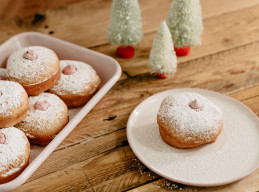 Cranberry Cream Cheese Stuffed Sufganiyot