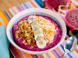 Sunny's (What Would Katie Eat?) Pitaya Bowl