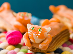 Kitty Eclairs