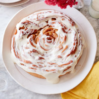 Encore: Giant Apple Cinnamon Roll