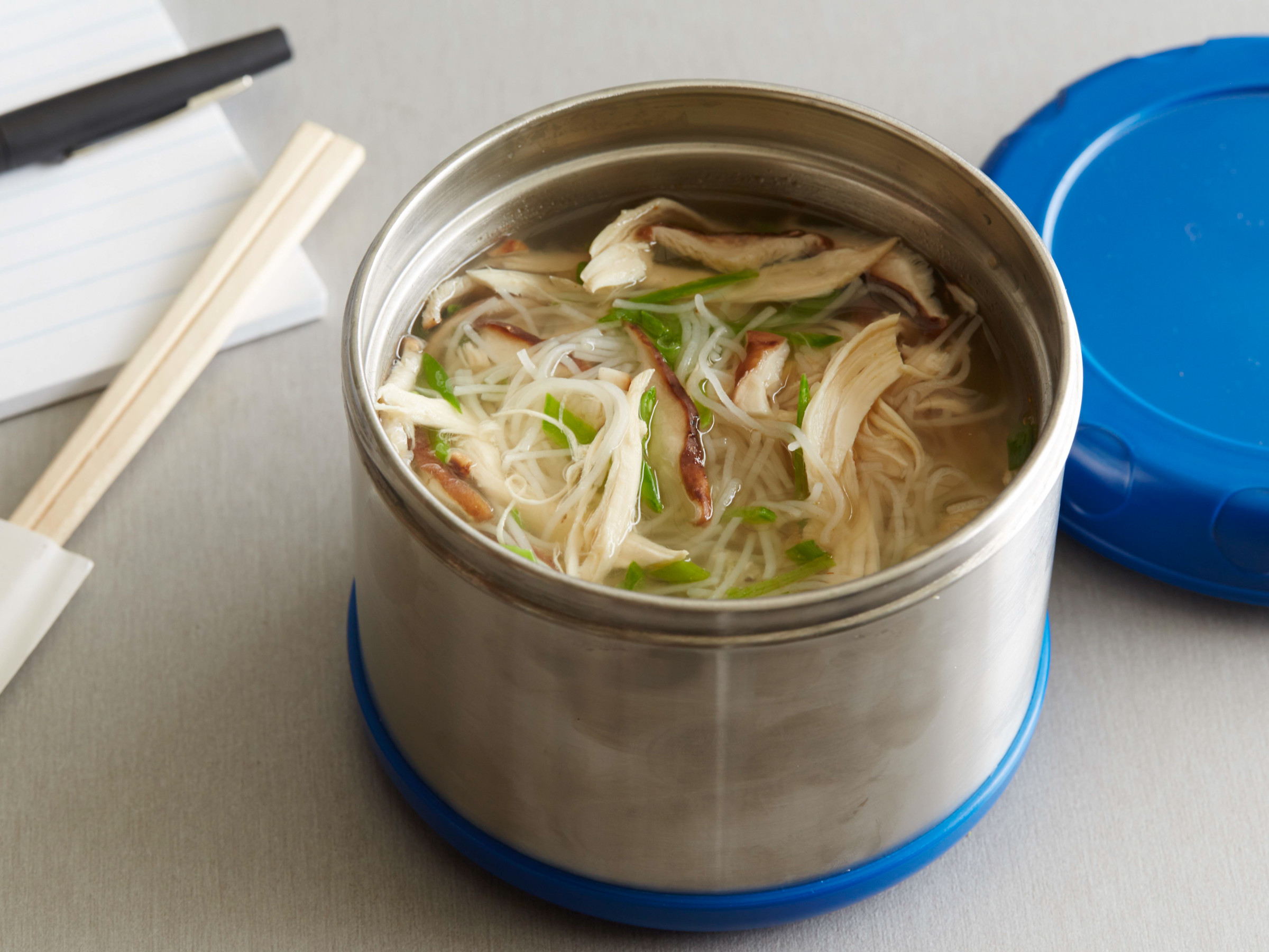 Soup water. Суп лапша в крафтовом стакане. Soup Noodle фото упаковки.